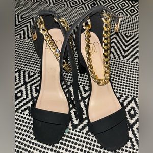 Black chunky heel with gold chain size 6 1/2